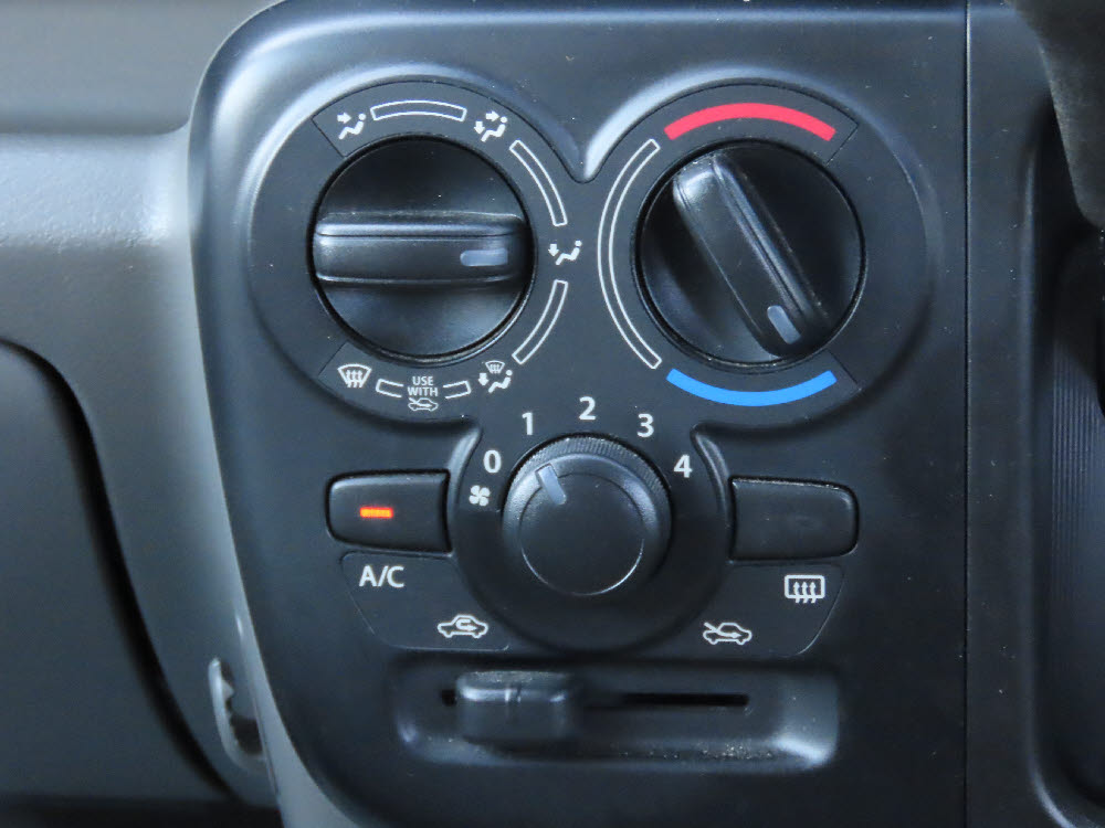 スズキ　エブリィバンPCリミテッドセーフティーサポート13枚目