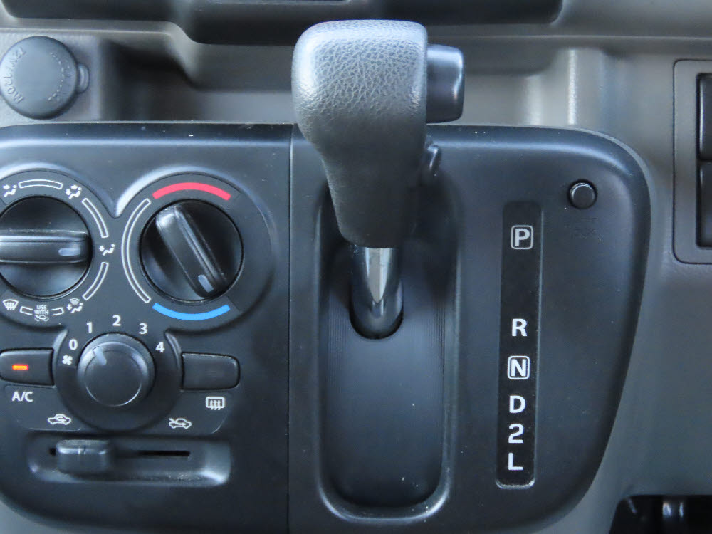 スズキ　エブリィバンPCリミテッドセーフティーサポート14枚目