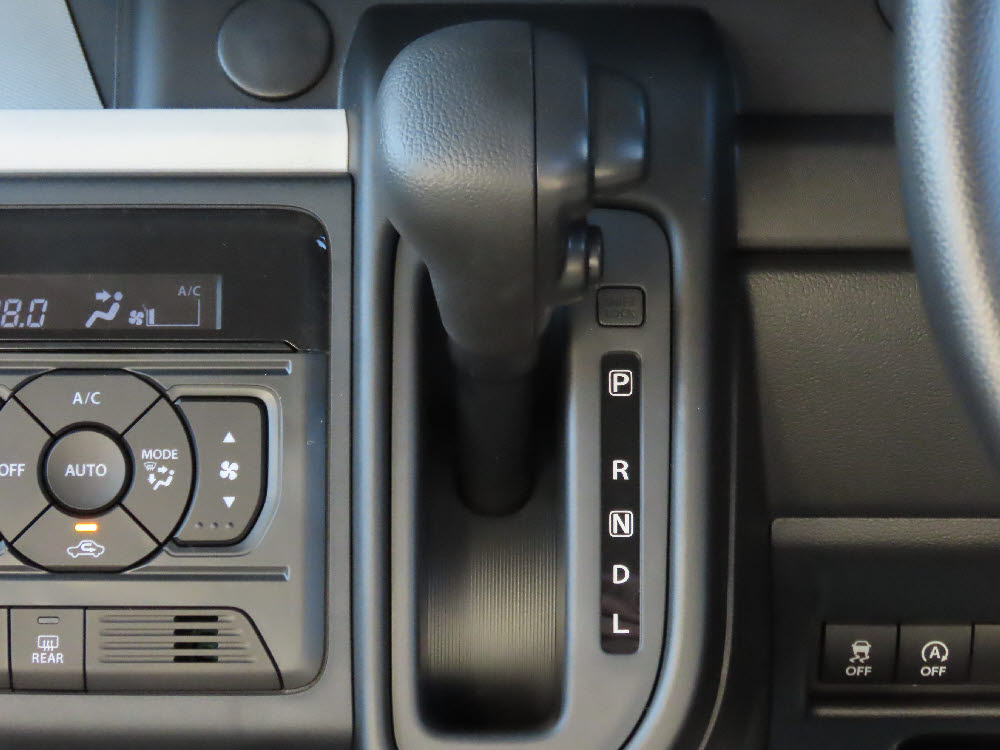 スズキ　スペーシア HYBRID G13枚目