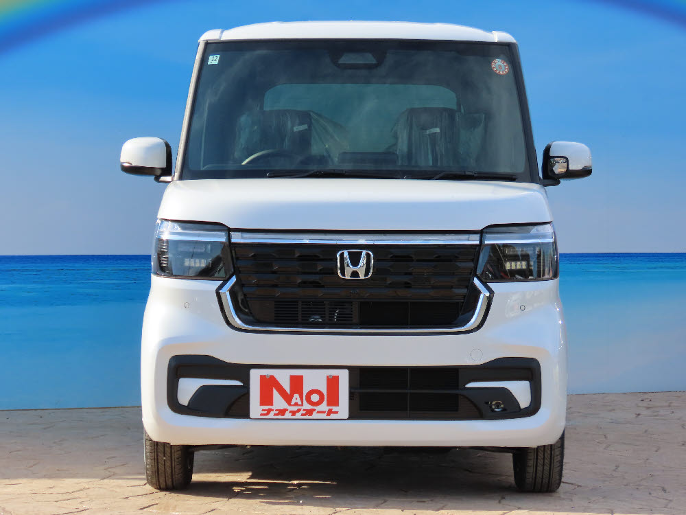 ホンダ　Ｎ ＢＯＸカスタム　8インチナビ（VXM-245ZFEi)1枚目