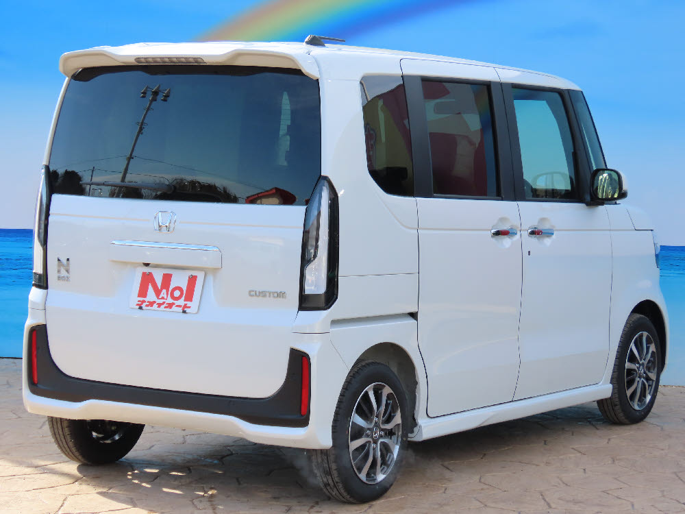 ホンダ　Ｎ ＢＯＸカスタム　8インチナビ（VXM-245ZFEi)4枚目