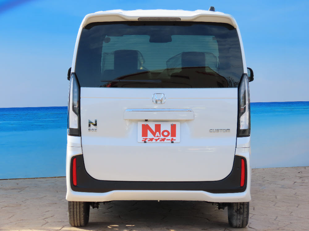 ホンダ　Ｎ ＢＯＸカスタム　8インチナビ（VXM-245ZFEi)5枚目