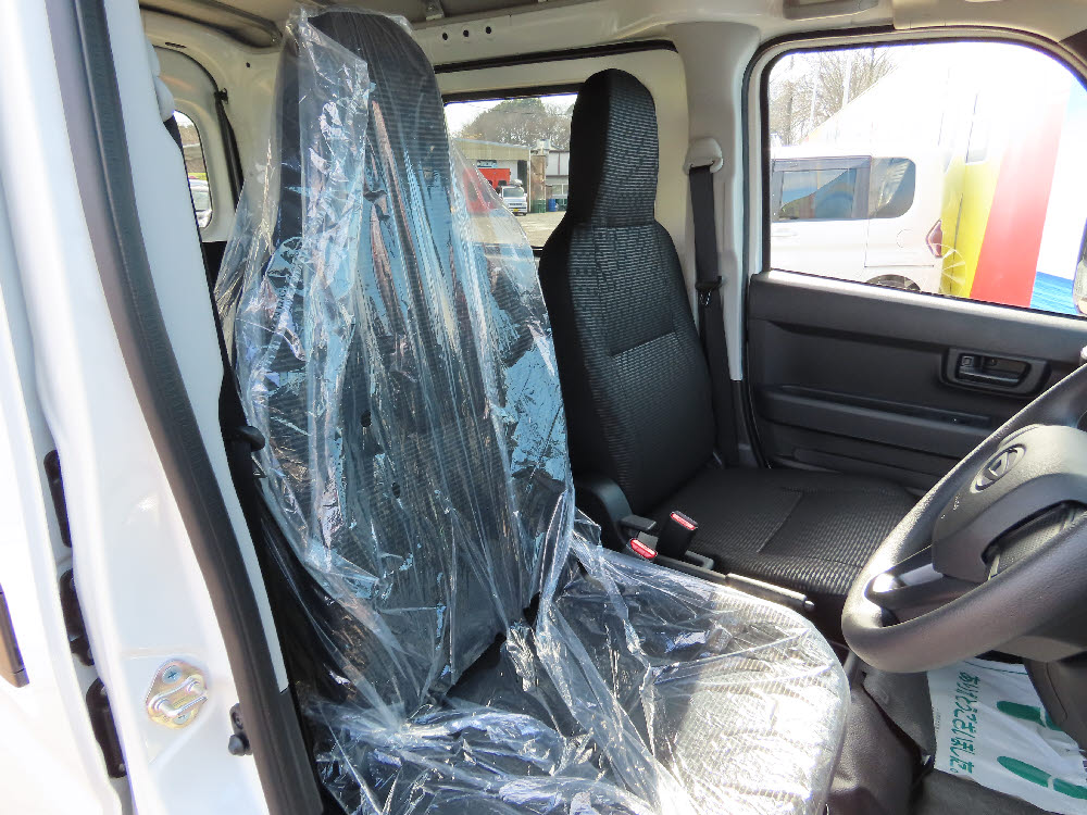 ダイハツ　ハイゼットカーゴ　DX　CVT9枚目