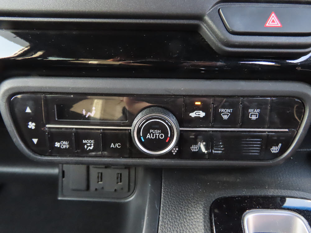 ホンダ　Ｎ ＢＯＸカスタム　L12枚目