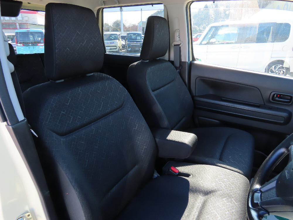 スズキ　ワゴンＲ HYBRID FX9枚目