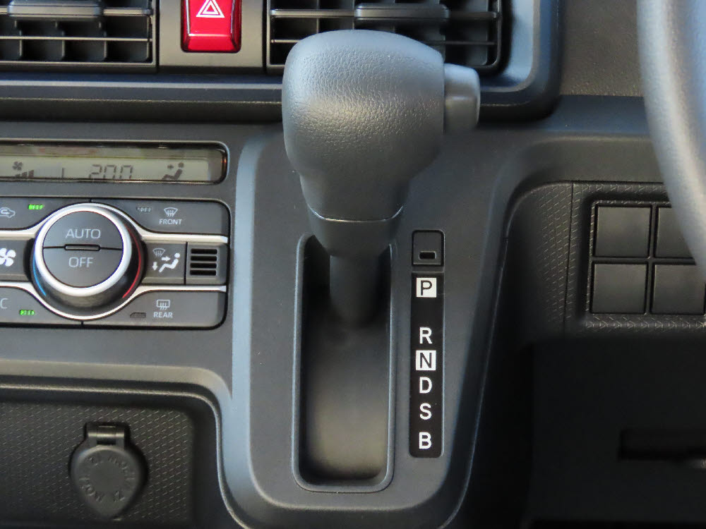 ダイハツ　タント L アップグレードP14枚目