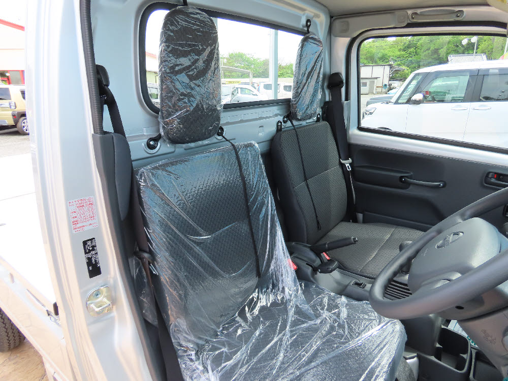 ニッサン NT100クリッパー GX 4WD MT9枚目