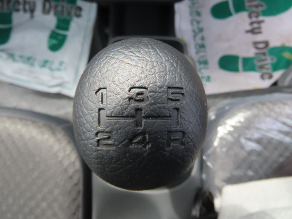ニッサン NT100クリッパー GX 4WD MT12枚目