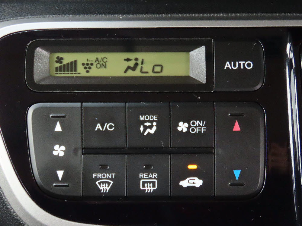 ホンダ　Ｎ ＢＯＸ 2トーンカラースタイル G・ターボLパッケージ12枚目