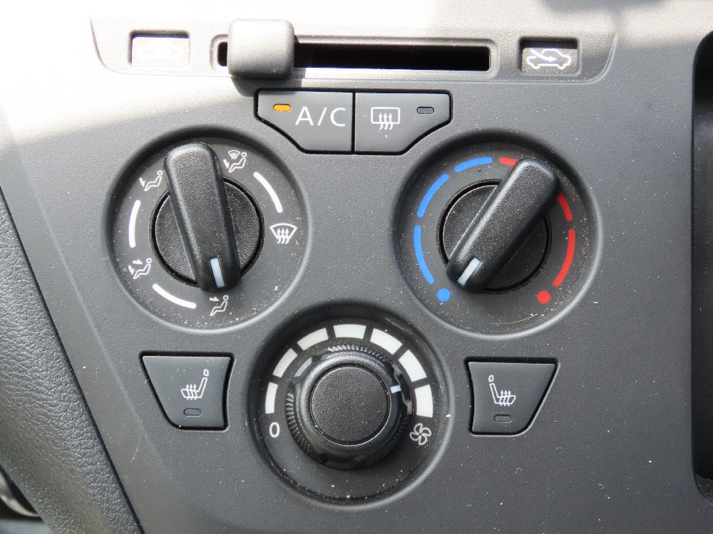 ミツビシ eKワゴン M12枚目