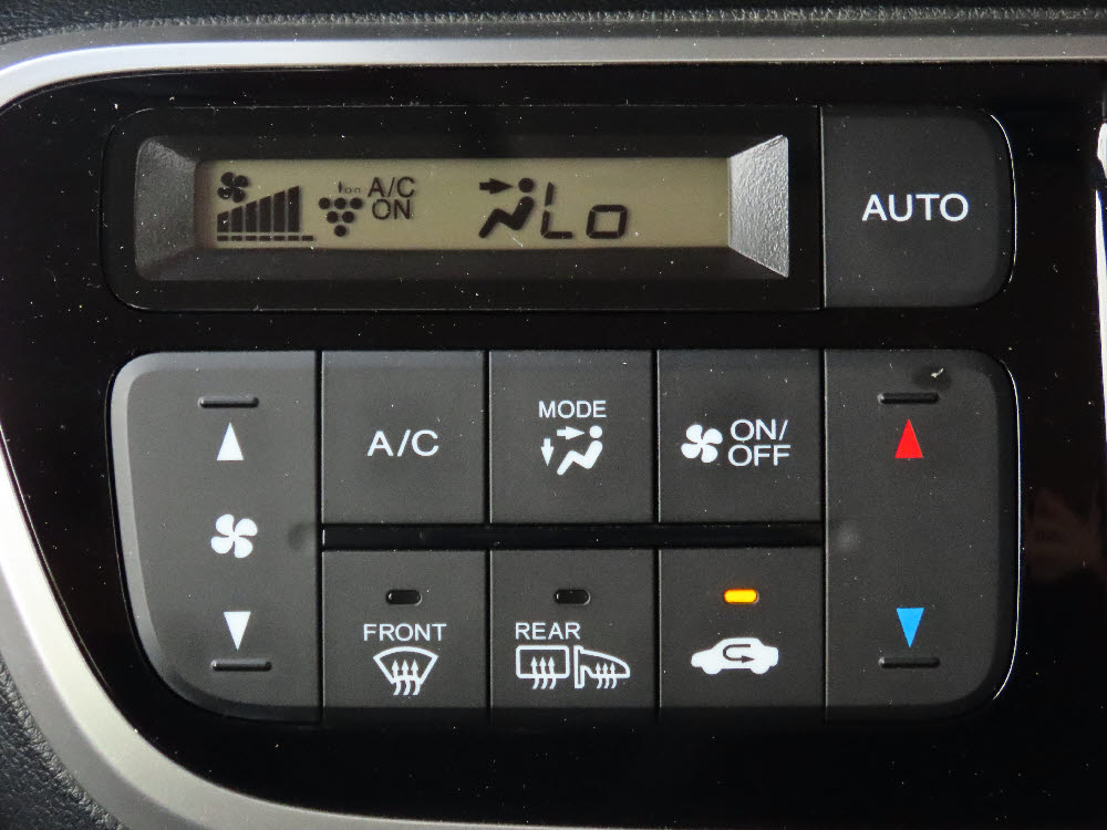 ホンダ　Ｎ ＢＯＸカスタム G SSブラックスタイルパッケージ12枚目