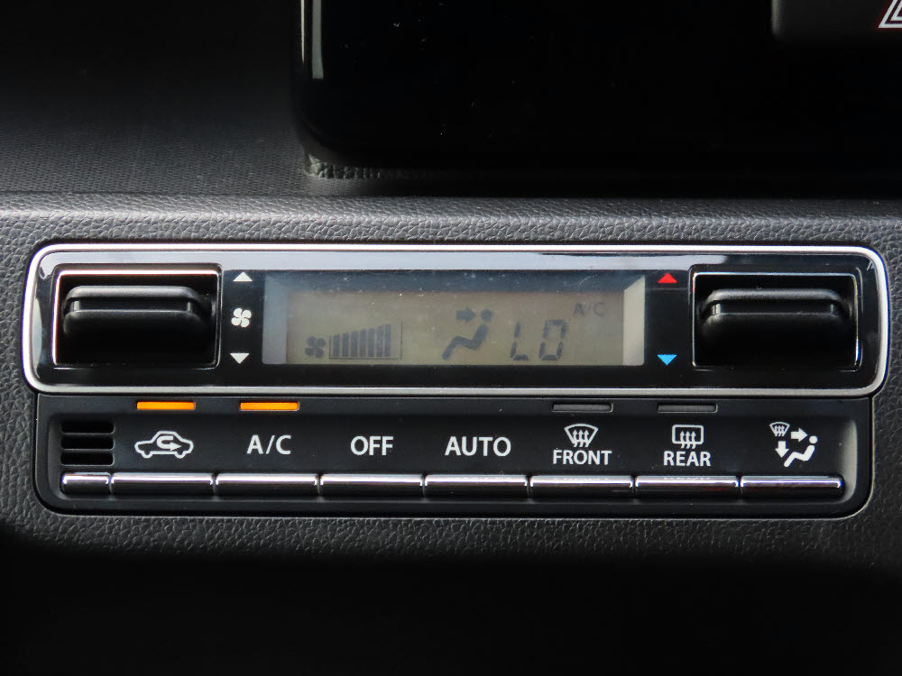 スズキ　ワゴンＲスティングレー HYBRID X12枚目