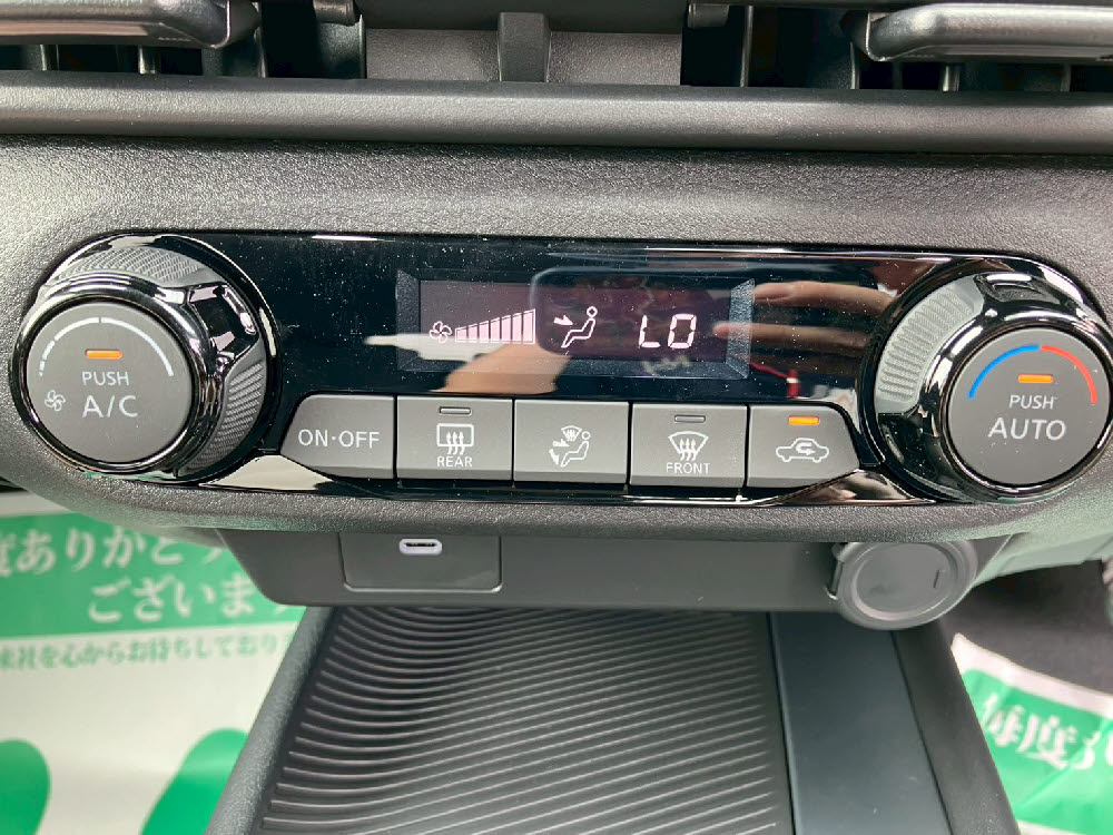 ニッサン ノート e-POWER X 2WD16枚目