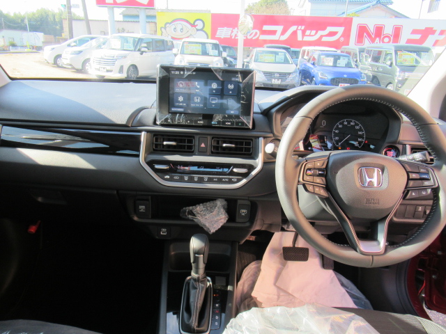 ホンダ WR-V Z 8インチナビ9枚目