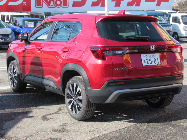 ホンダ WR-V Z 8インチナビ3枚目