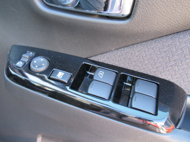 ミツビシ　ｅｋクロス　G18枚目