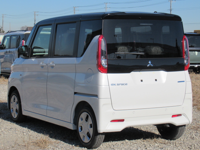 ミツビシ　ｅｋスペース　M　3枚目