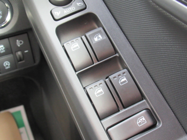 ダイハツ　タフト　X　9DO19枚目