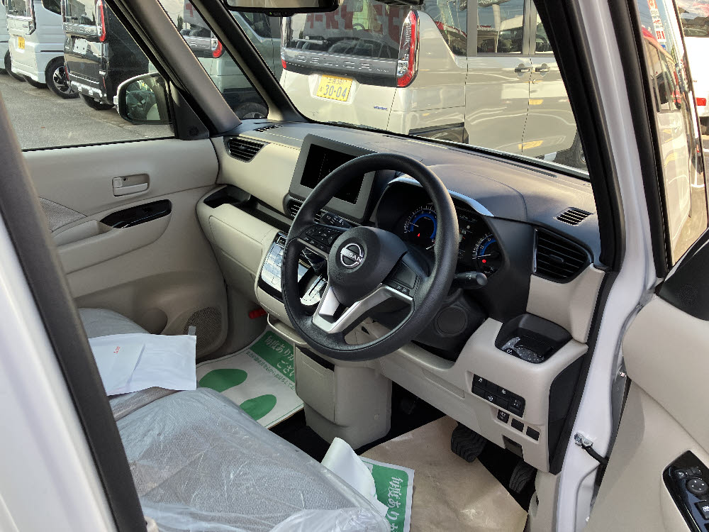 ニッサン　ルークス　X　11枚目