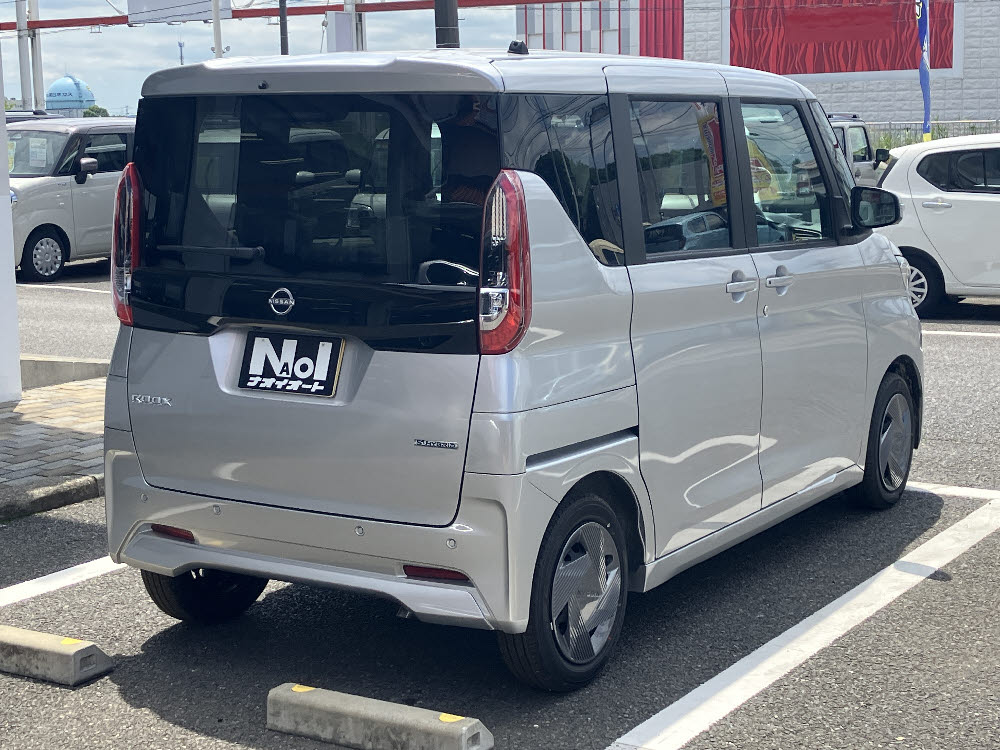 ニッサン ルークス X 4枚目