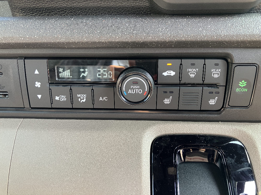 ホンダ　Ｎ ＢＯＸ ＪＯＹ　8インチDA16枚目