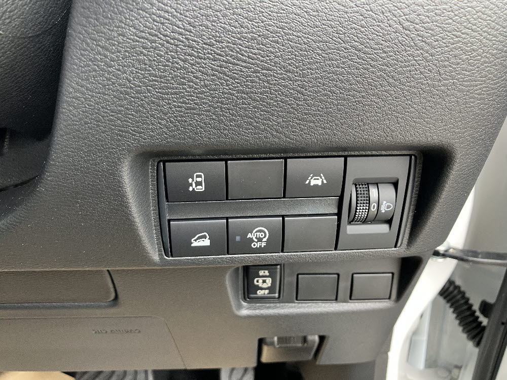 ミツビシ　デリカミニ　G18枚目