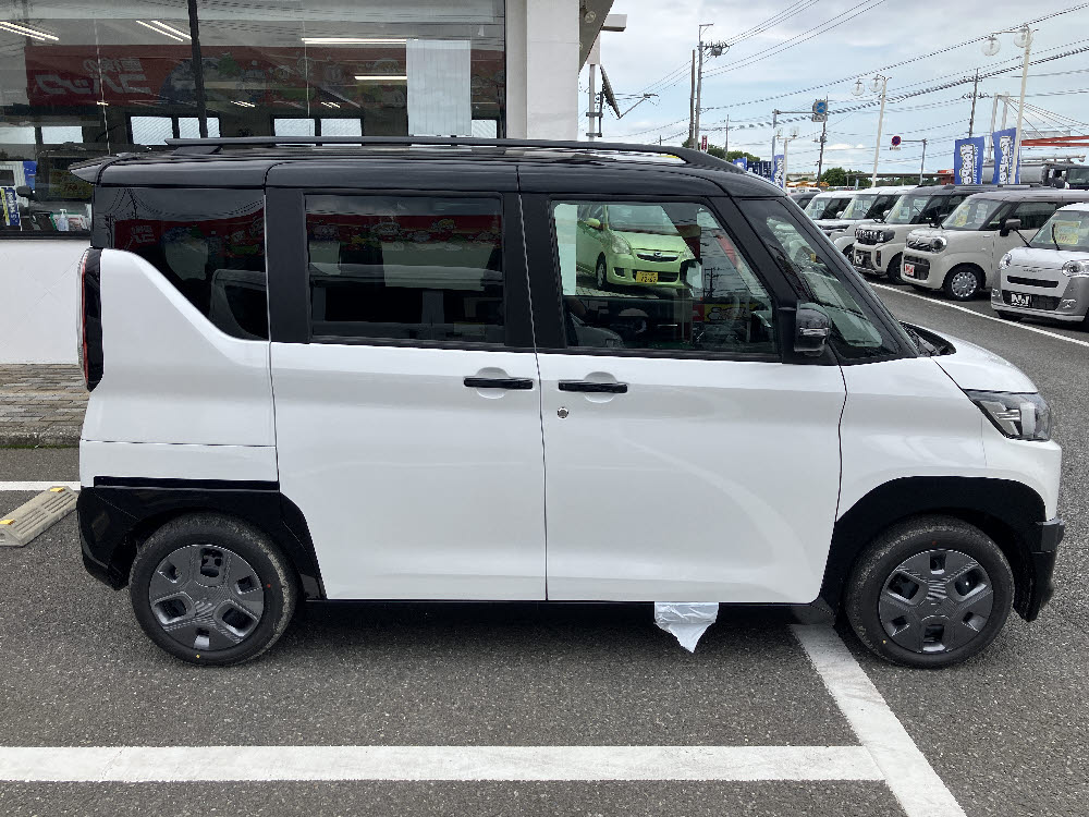 ミツビシ　デリカミニ　G3枚目