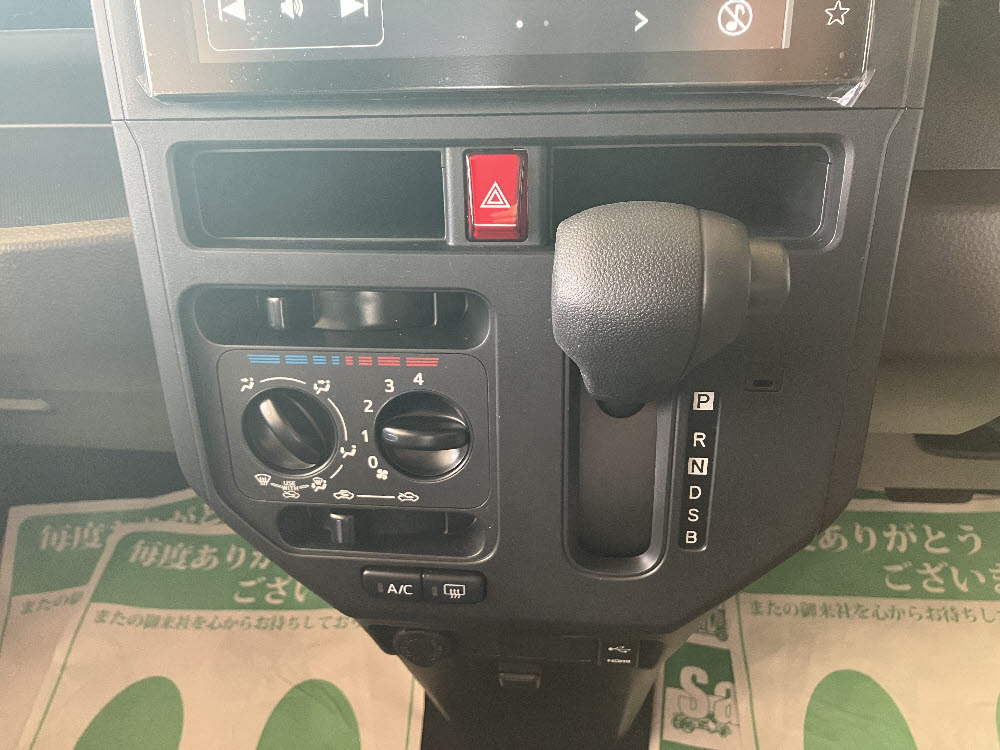 ダイハツ　トール　X 9インチDO付17枚目
