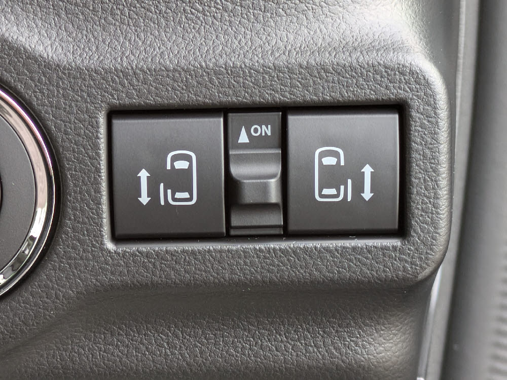 スズキ　スペーシアカスタム HYBRID XS 全方位9ナビ15枚目