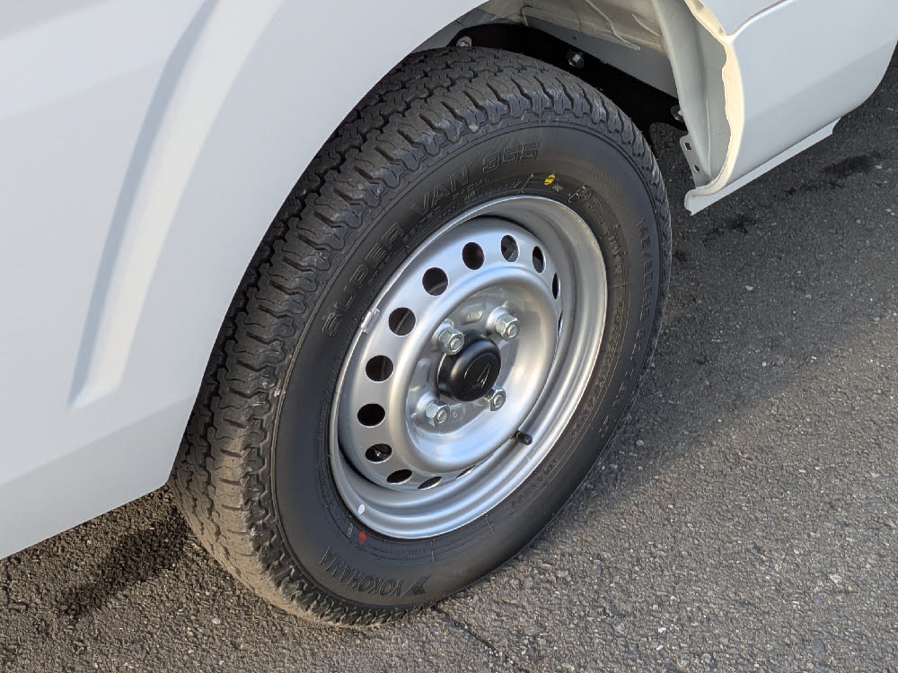 ダイハツ　ハイゼットトラック 4WD 5MT9枚目