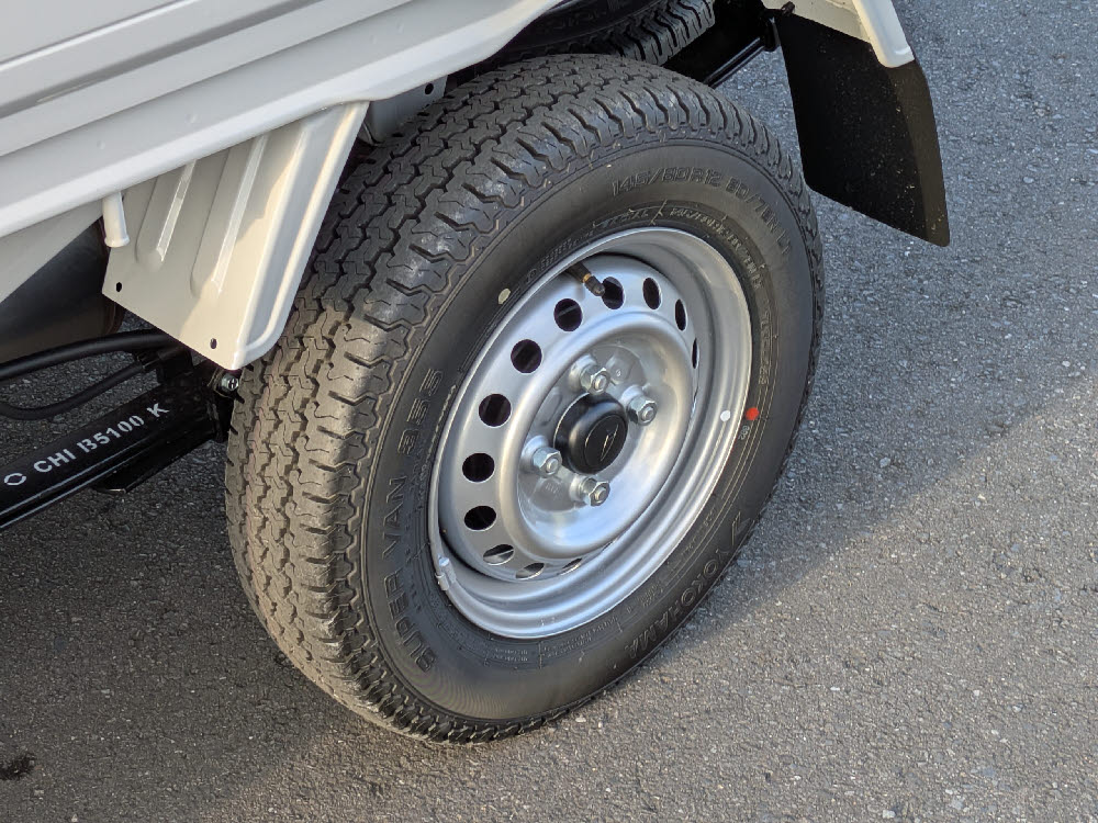 ダイハツ　ハイゼットトラック 4WD 5MT10枚目