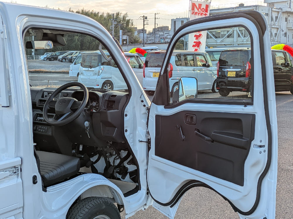 ダイハツ　ハイゼットトラック 4WD 5MT11枚目