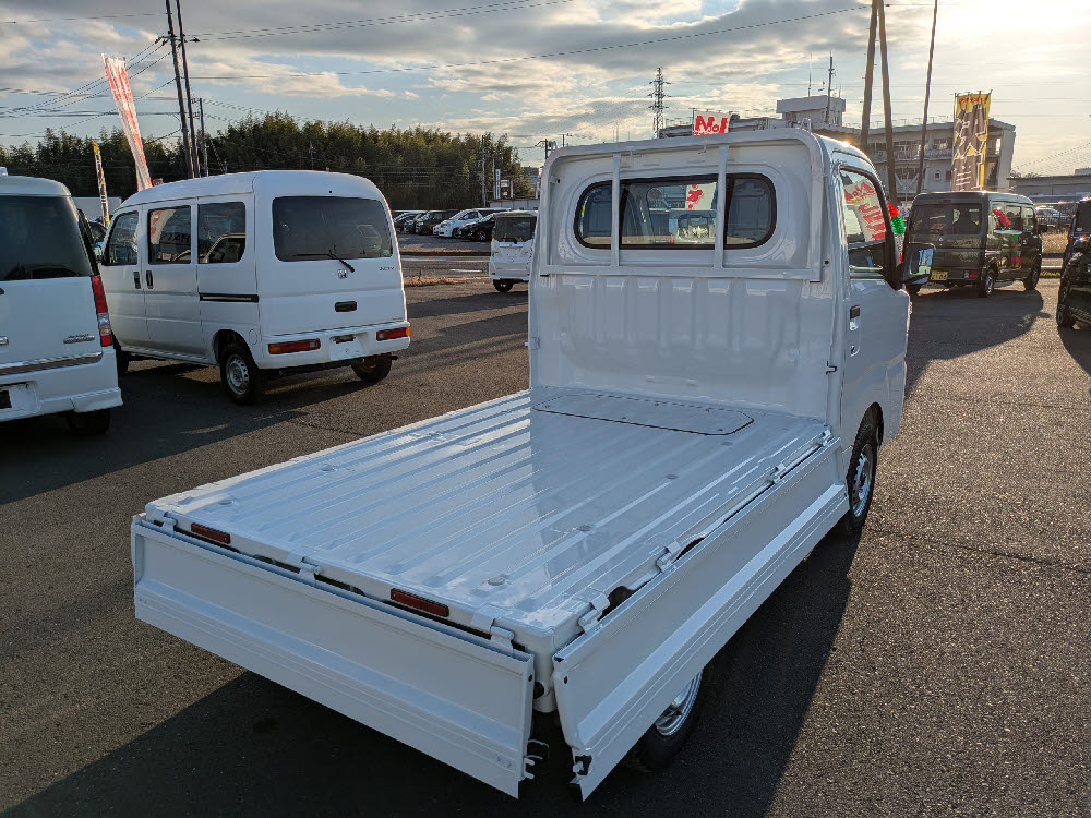ダイハツ　ハイゼットトラック 4WD 5MT6枚目