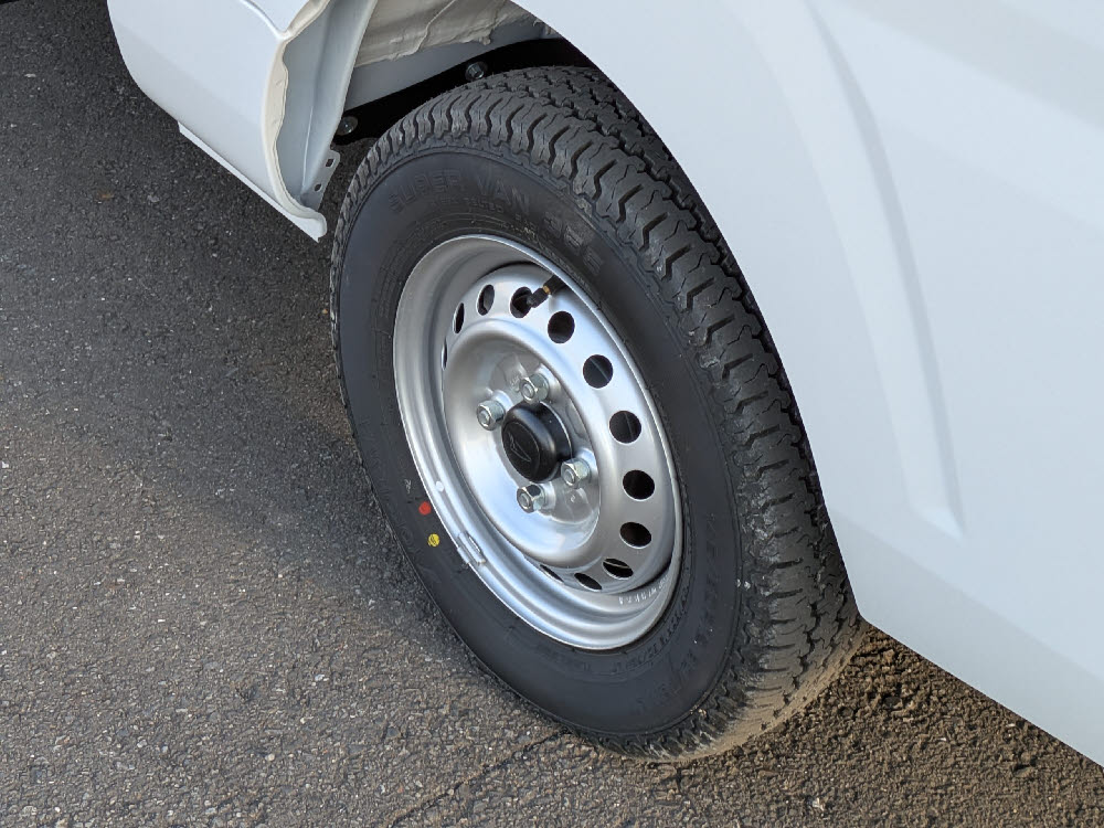 ダイハツ　ハイゼットトラック 4WD 5MT7枚目