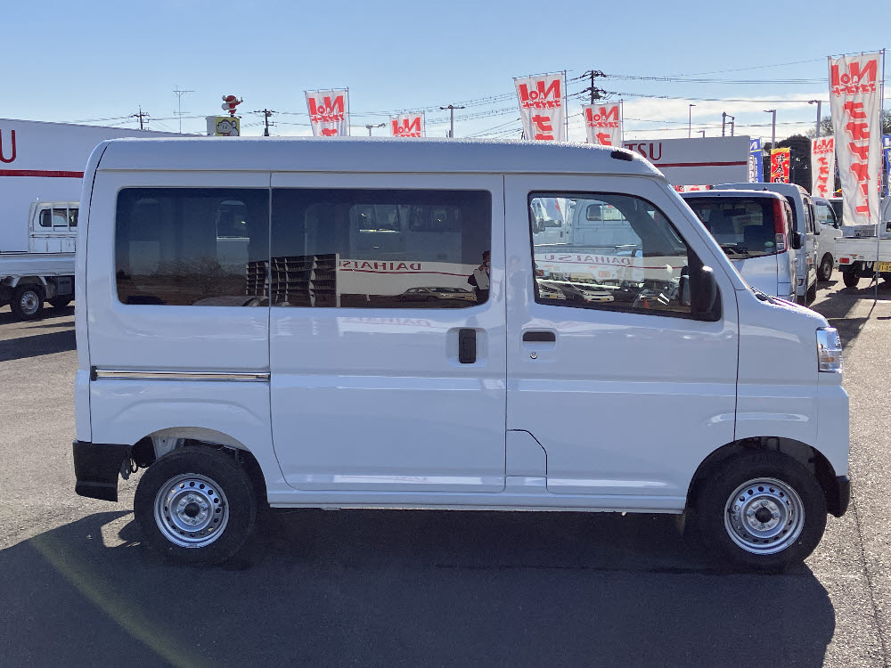 ダイハツ　ハイゼットカーゴ　デラックス3枚目