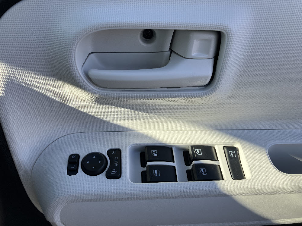 ダイハツ　ムーヴキャンバス　ストライプスX UGP ODレス15枚目