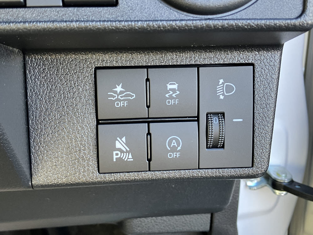 ダイハツ　ムーヴキャンバス　ストライプスX UGP ODレス18枚目