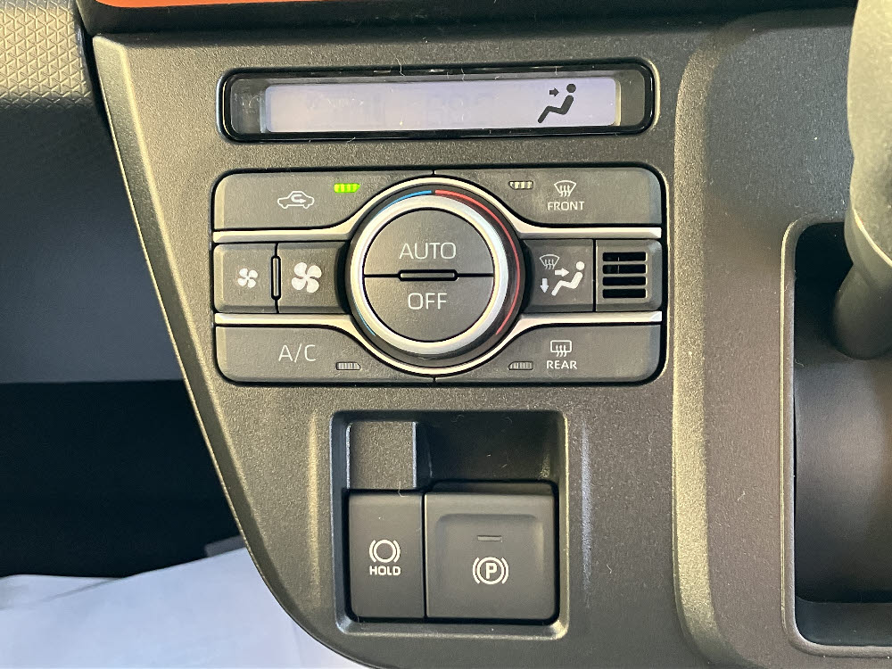 ダイハツ　タントファンクロス　9インチDO付16枚目