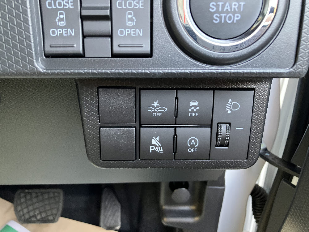 ダイハツ　タントファンクロス　9インチDO付18枚目