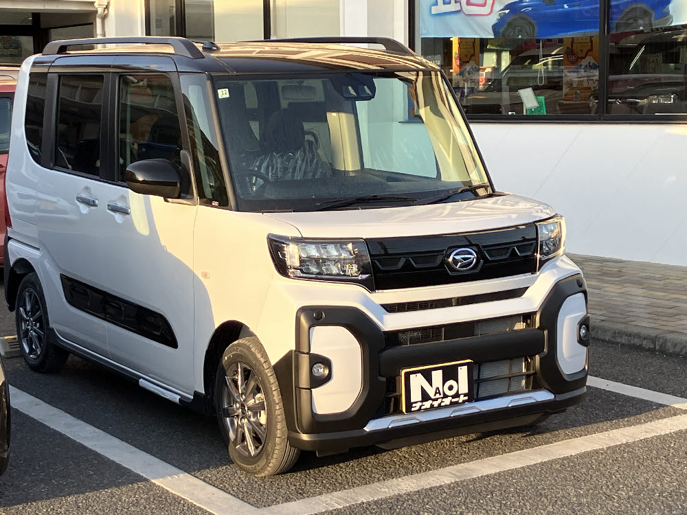 ダイハツ　タントファンクロス　9インチDO付2枚目