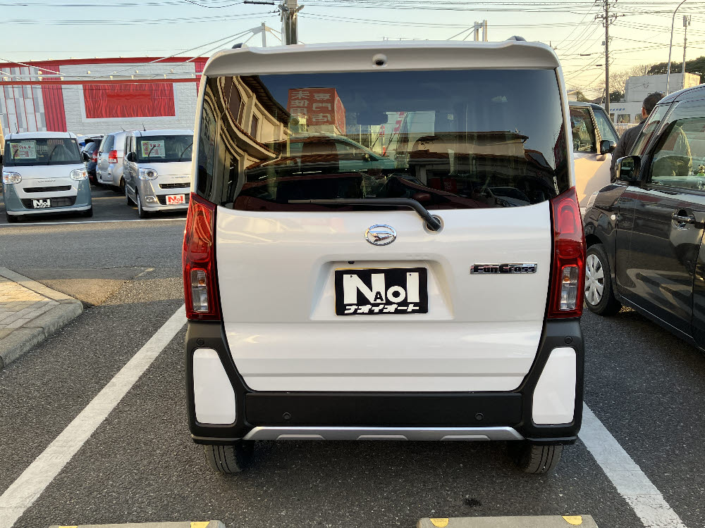 ダイハツ　タントファンクロス　9インチDO付4枚目