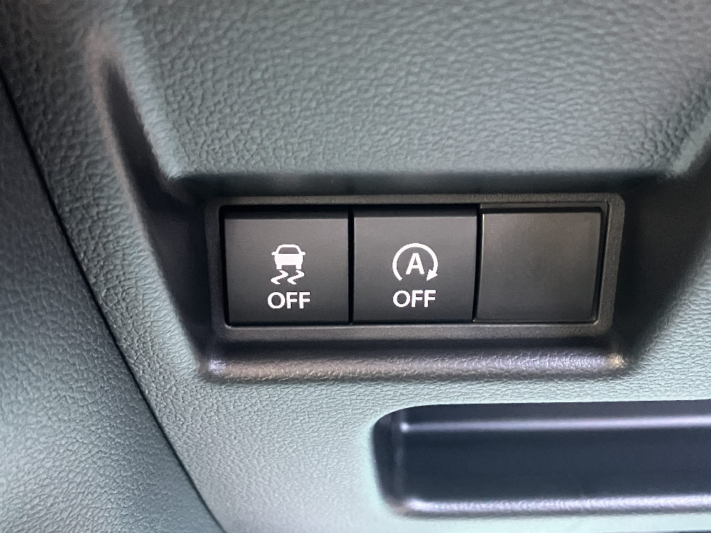 スズキ　スペーシア　HYBRID X ODレス18枚目