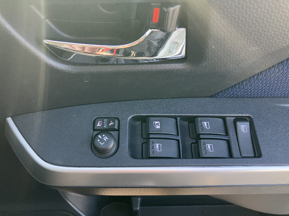 トヨタ　ルーミーカスタム　GT17枚目