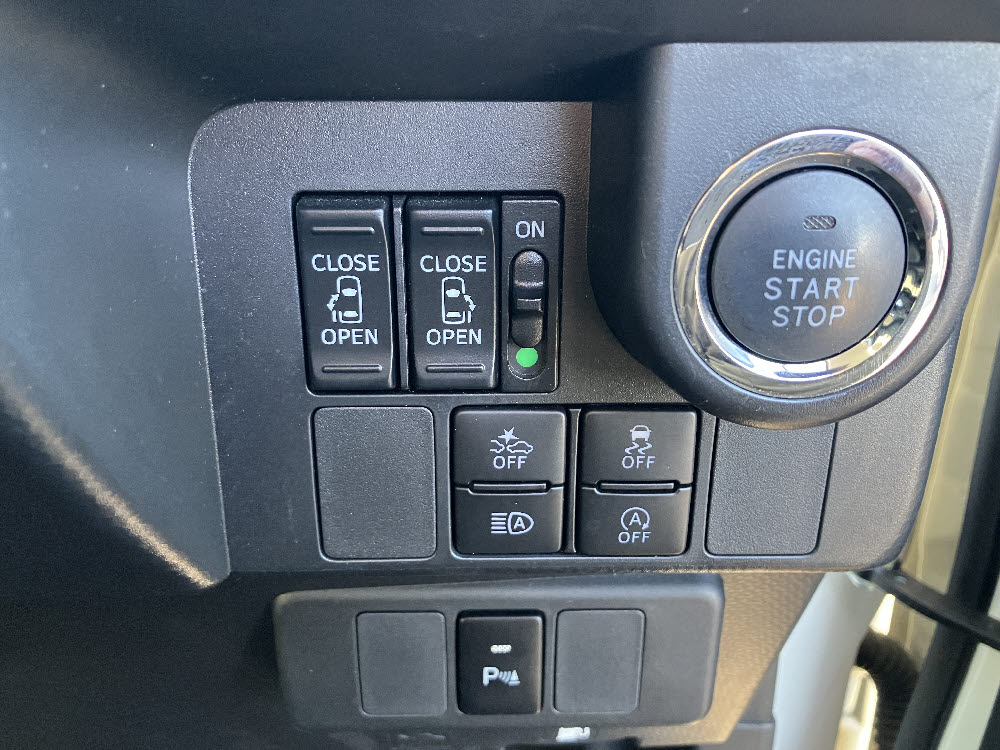 トヨタ　ルーミーカスタム　GT18枚目