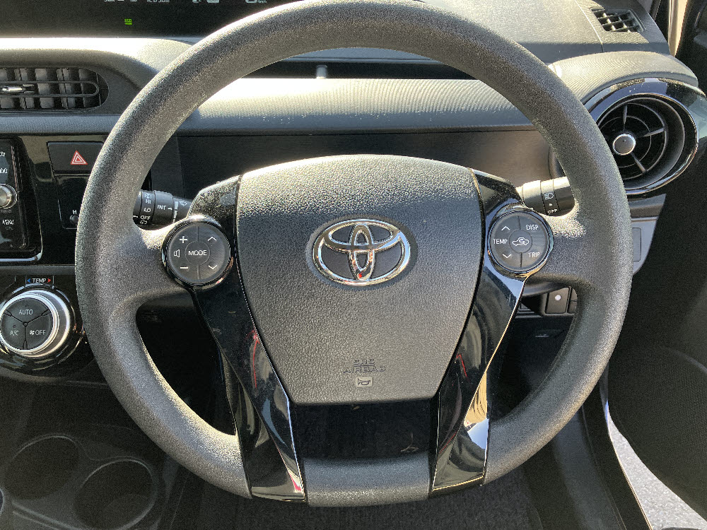 トヨタ　アクア　S スタイルブラック13枚目