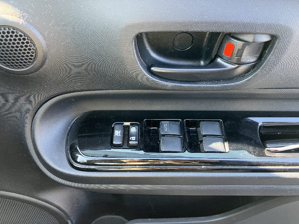 トヨタ　アクア　S スタイルブラック16枚目