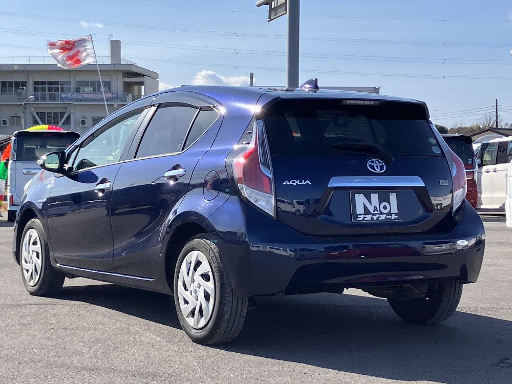 トヨタ　アクア　S スタイルブラック6枚目