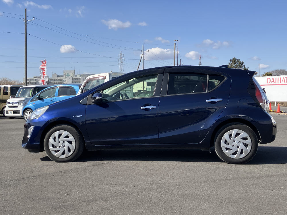 トヨタ　アクア　S スタイルブラック7枚目