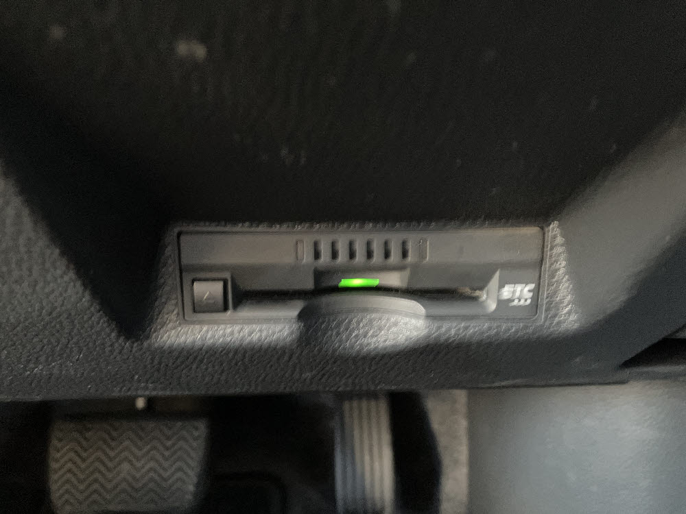 トヨタ　ヤリス　X17枚目