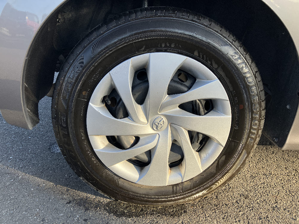 トヨタ　ヤリス　X8枚目